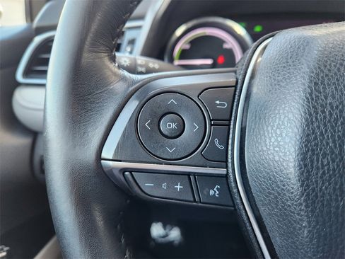 Used 2019 Toyota Camry XLE image 28