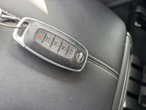 Used 2026 Nissan Pathfinder SV FWD image 27