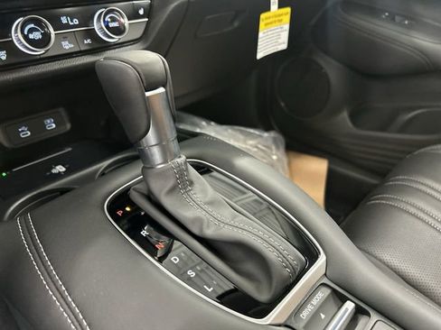 Used 2026 Honda HR-V EX-L image 17