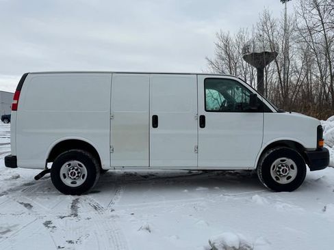 Used 2016 GMC Savana 2500 image 13
