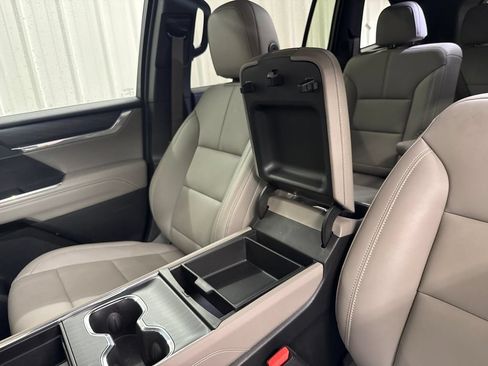 Used 2026 GMC Acadia Elevation w/ Elevation Premium Package FWD image 43