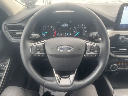 Used 2022 Ford Escape SE w/ Cold Weather Package AWD/4WD image 11