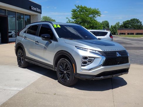 Used 2024 Mitsubishi Eclipse Cross AWD image 3