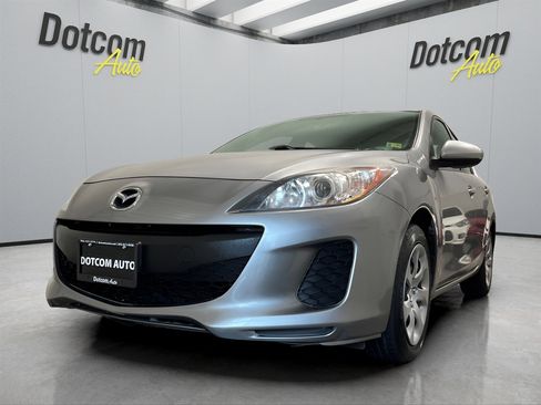 Used 2013 MAZDA MAZDA3 i SV image 3