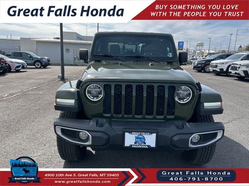 Used 2022 Jeep Gladiator Sport AWD/4WD image 2