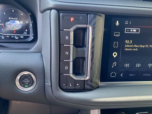 Used 2024 GMC Yukon Denali AWD/4WD image 25