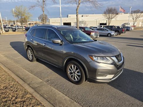 Used 2019 Nissan Rogue SV image 7