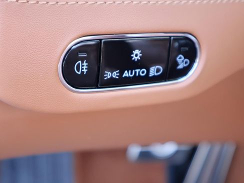 Used 2024 Bentley Continental GT image 26