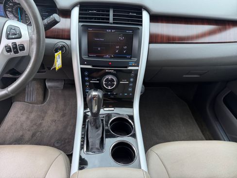 Used 2013 Ford Edge Limited FWD image 18
