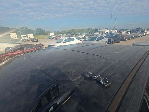 Used 2019 GMC Sierra 1500 Denali w/ Denali Carbonpro Edition image 9