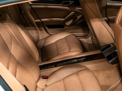 Used 2013 Porsche Panamera 4S image 22