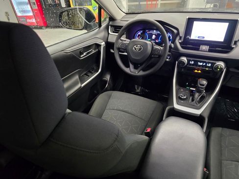 Used 2024 Toyota RAV4 AWD Hybrid image 33