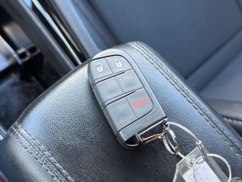 Used 2025 Jeep Compass Trailhawk AWD/4WD image 20