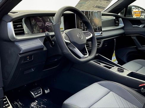 New 2026 Volkswagen Tiguan SE R-Line image 16