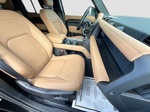 New 2026 Land Rover Defender 110 X-Dynamic SE AWD/4WD image 15