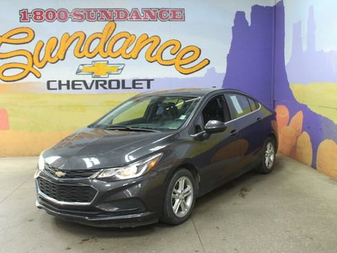 Used 2016 Chevrolet Cruze LT w/ LT Convenience Package FWD image 2