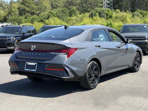 New 2026 Hyundai Elantra SEL Sport FWD image 3
