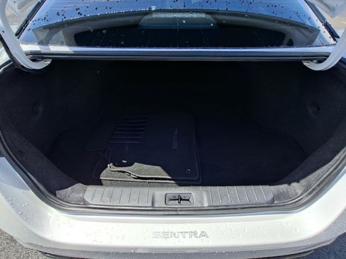 Used 2023 Nissan Sentra SR w/ SR Premium Package FWD image 21