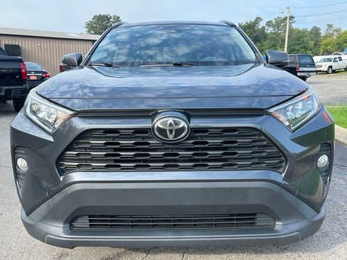 Used 2019 Toyota RAV4 XLE w/ Convenience Package FWD image 3