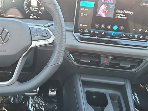 New 2026 Volkswagen Tiguan SE R-Line image 30