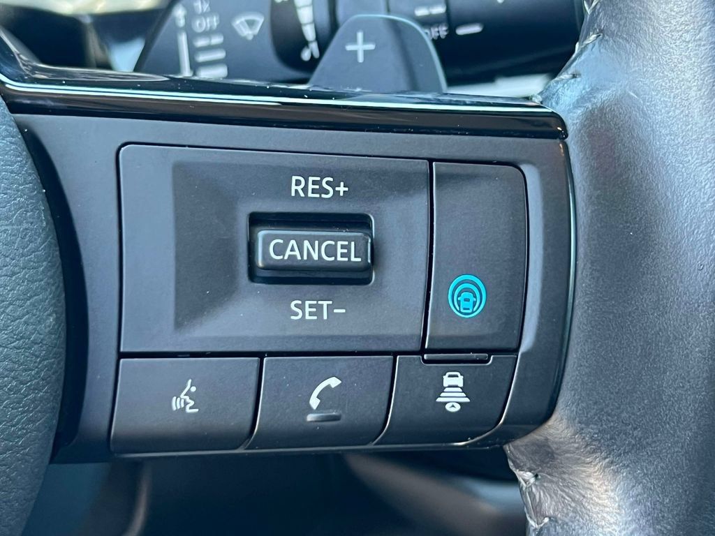 Used 2023 Nissan Pathfinder SL AWD/4WD image 21