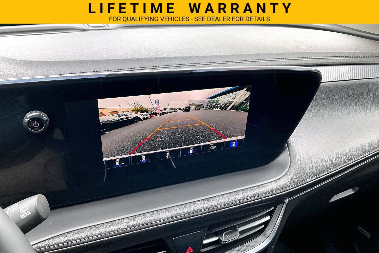 Used 2025 Buick Encore GX Avenir w/ Avenir Technology Package FWD image 27