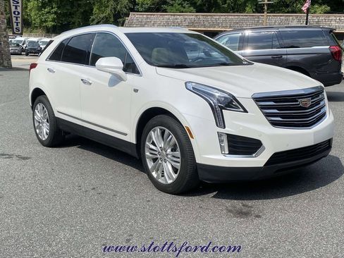 Used 2018 Cadillac XT5 Premium Luxury FWD image 1