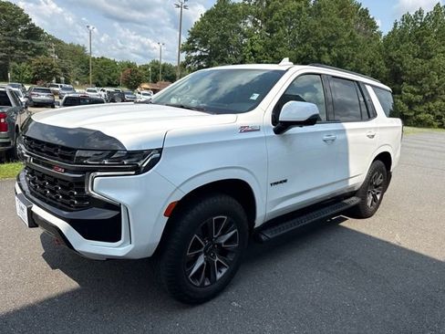 Used 2022 Chevrolet Tahoe Z71 w/ Luxury Package AWD/4WD image 3
