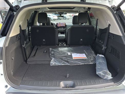 New 2026 Nissan Pathfinder SL w/ SL Premium Package FWD image 33