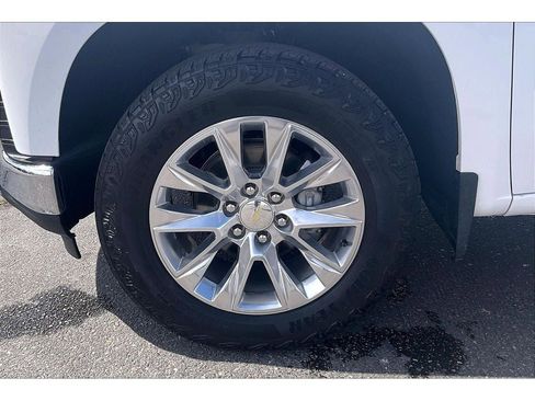 Used 2021 Chevrolet Silverado 1500 LTZ w/ Safety Package II AWD/4WD image 9