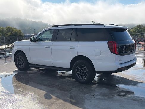 Certified 2025 Ford Expedition Active AWD/4WD image 4