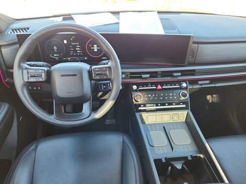 Used 2025 Hyundai Santa Fe Calligraphy image 12