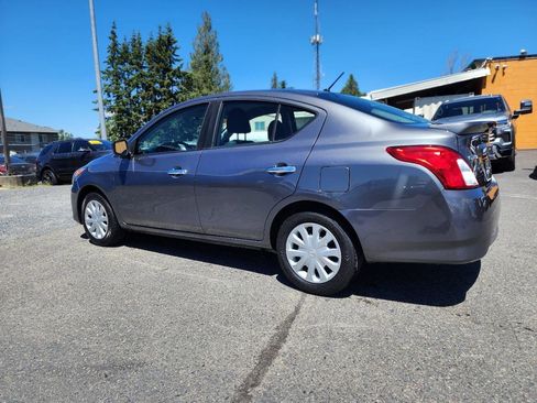 Used 2018 Nissan Versa SV FWD image 8