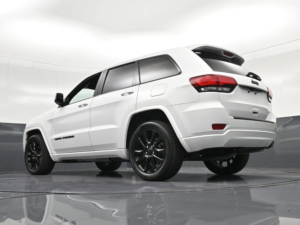 Used 2021 Jeep Grand Cherokee Laredo X RWD image 28