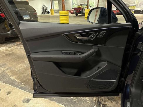 Used 2025 Audi Q7 3.0T Prestige w/ Prestige Package image 33