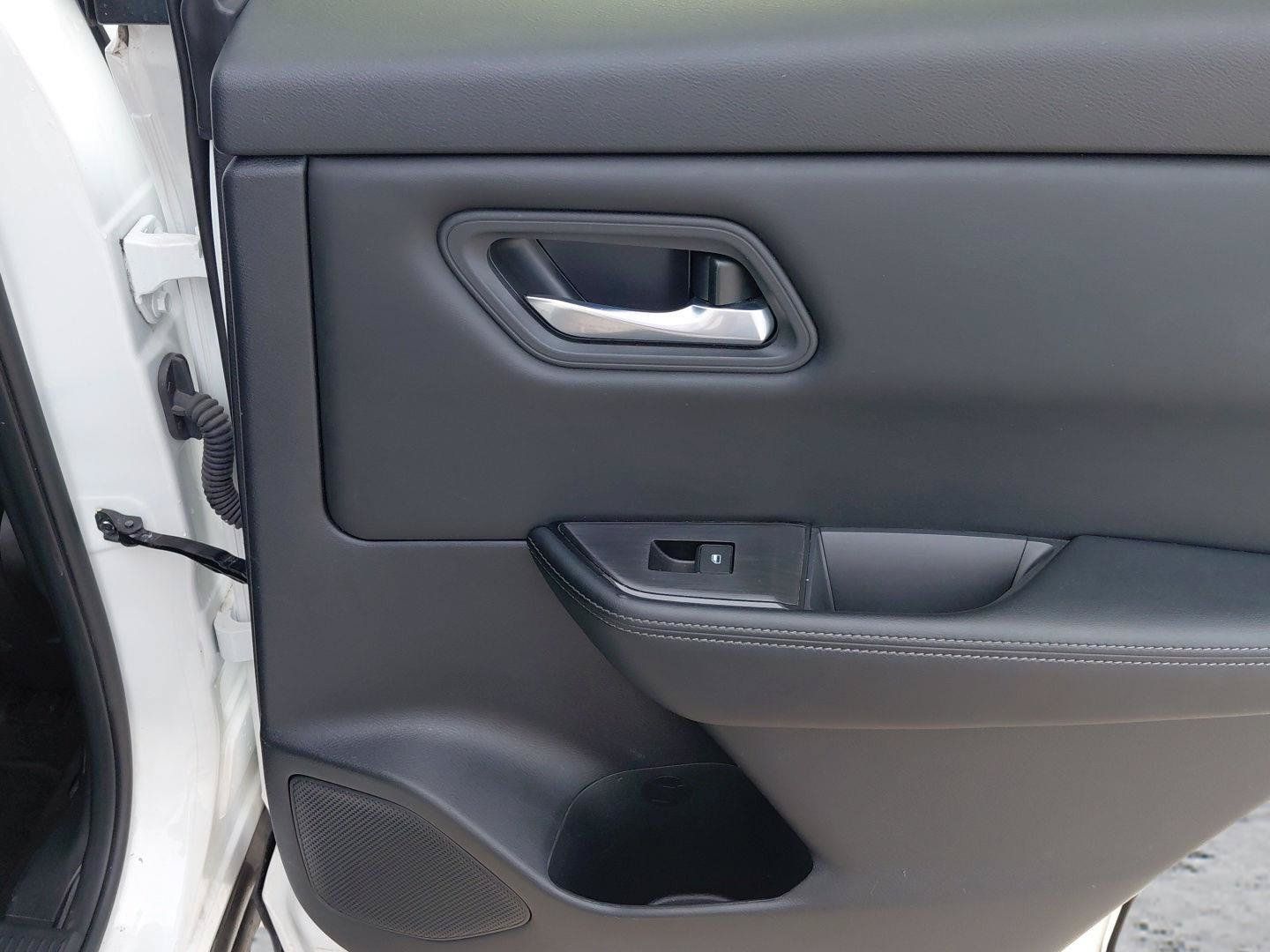 Used 2024 Nissan Rogue SV FWD image 20