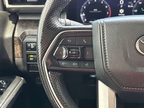 Used 2024 Toyota Tacoma Limited w/ Limited Package (LT) AWD/4WD image 16