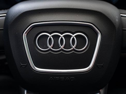 Certified 2025 Audi Q7 3.0T Premium Plus image 24