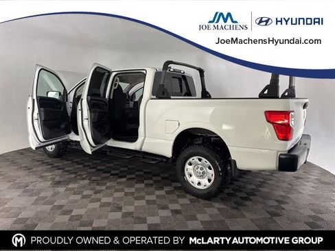 Used 2022 Nissan Titan S w/ HD Front GAWR Package image 19