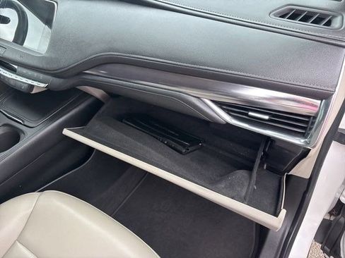 Used 2019 Cadillac XT4 Luxury w/ Cold Weather Package FWD image 41