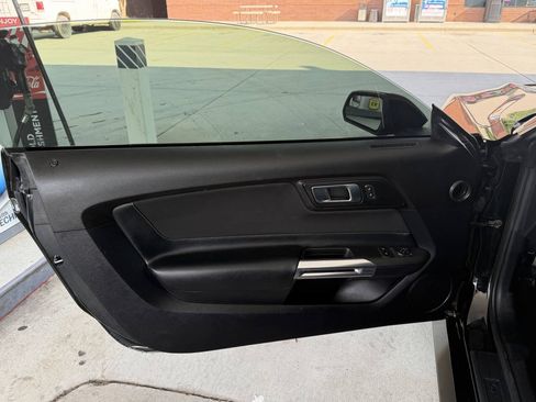 Used 2019 Ford Mustang GT RWD image 23