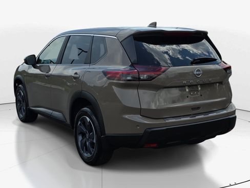 Used 2025 Nissan Rogue SV FWD image 6