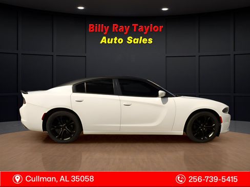 Used 2021 Dodge Charger SXT w/ Leather Interior Group image 5