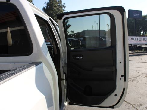 Used 2022 Nissan Frontier SV image 15