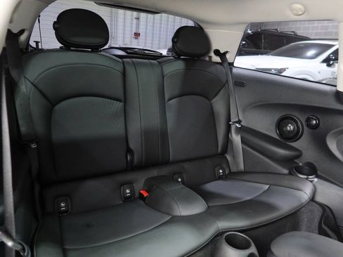Used 2019 MINI Cooper S w/ Signature Upholstery Package FWD image 14