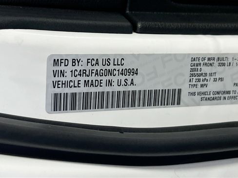 Used 2022 Jeep Grand Cherokee Laredo X AWD/4WD image 32
