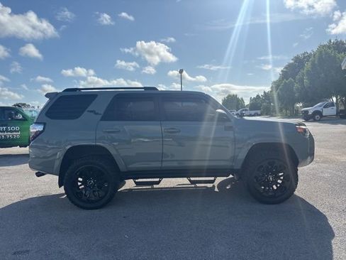Used 2022 Toyota 4Runner TRD Off-Road AWD/4WD image 4