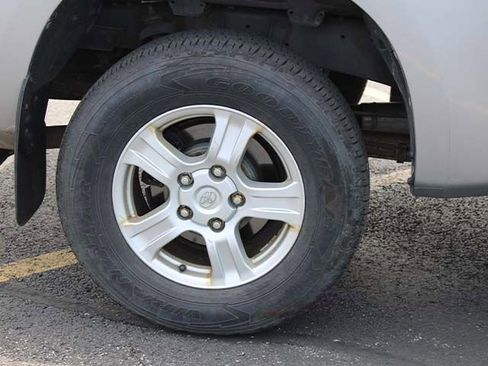 Used 2012 Toyota Tundra 4x4 Double Cab w/ SR5 Pkg image 8