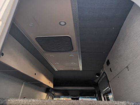 Used 2021 Freightliner Sprinter 2500 image 25