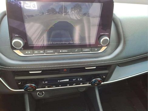 Used 2023 Nissan Rogue SV w/ SV Premium B Package FWD image 14